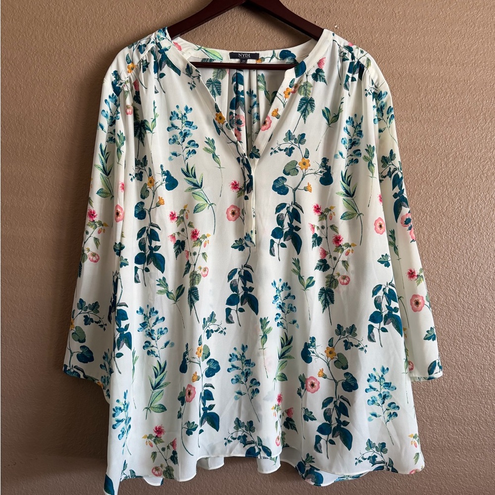 NYDJ Cream Floral Blouse with Blue & Pink Accents Size 2X